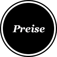 Männliches Model in kreativer Pose mit hochgezogenen Armen während eines Setcardshootings im Studio.